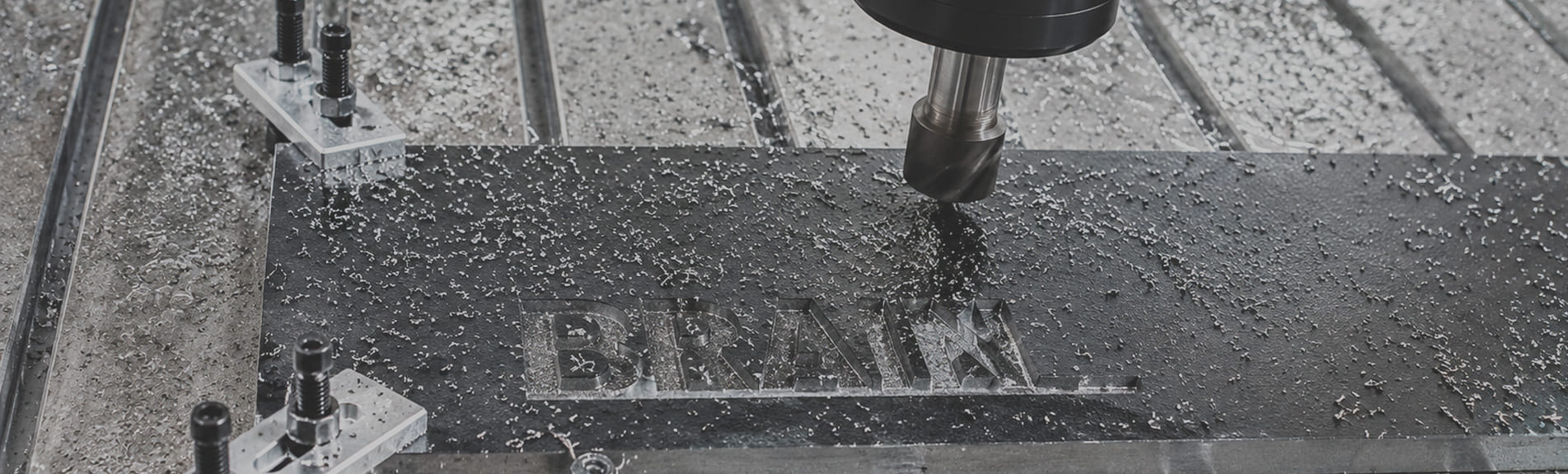 Fabricant de machines à graver et à fraiser
